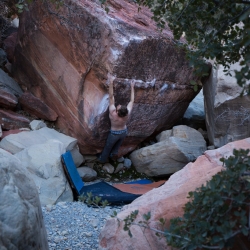 Tom Thudium in "The Red Dragon", V7